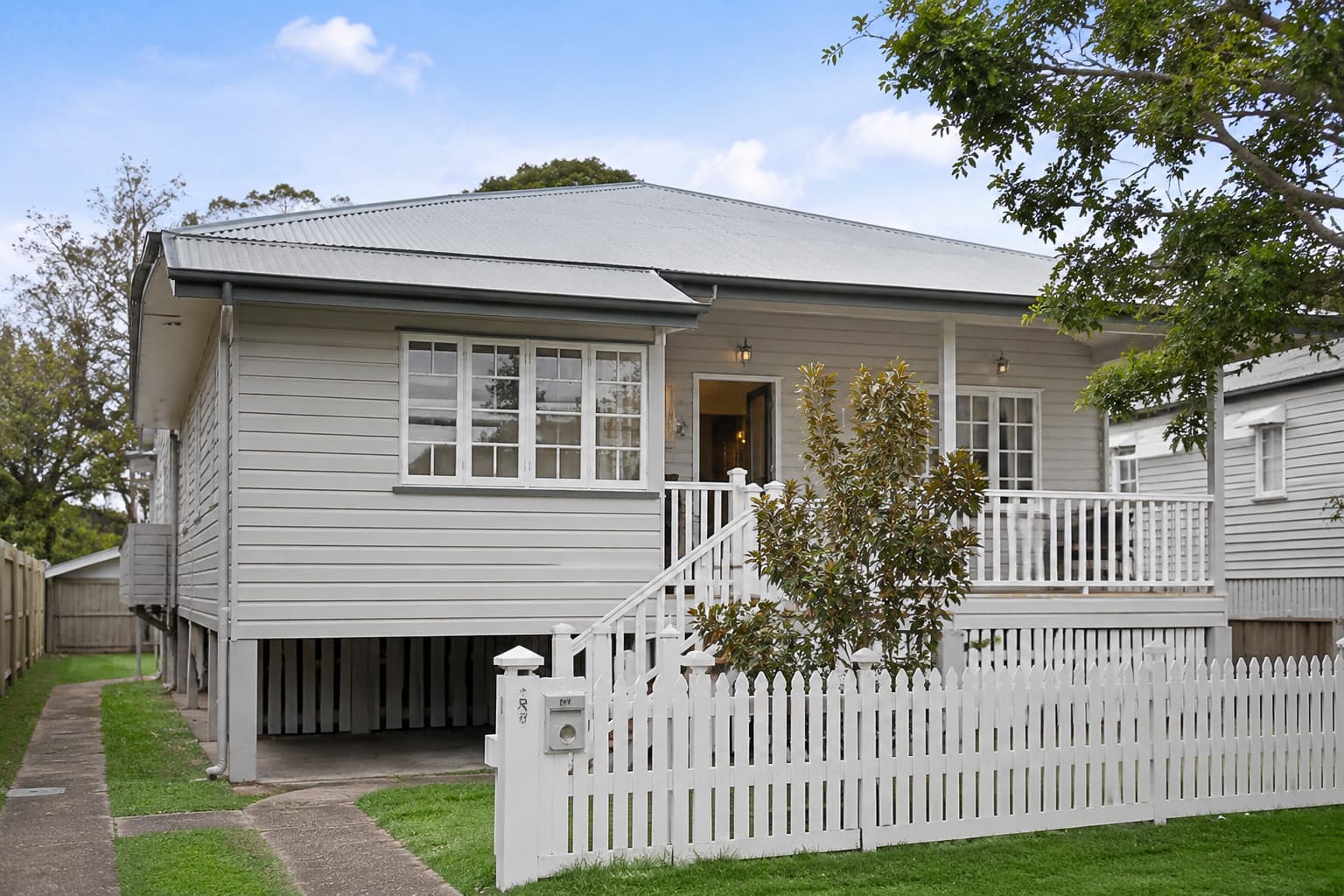 Queenslander House Repaint after