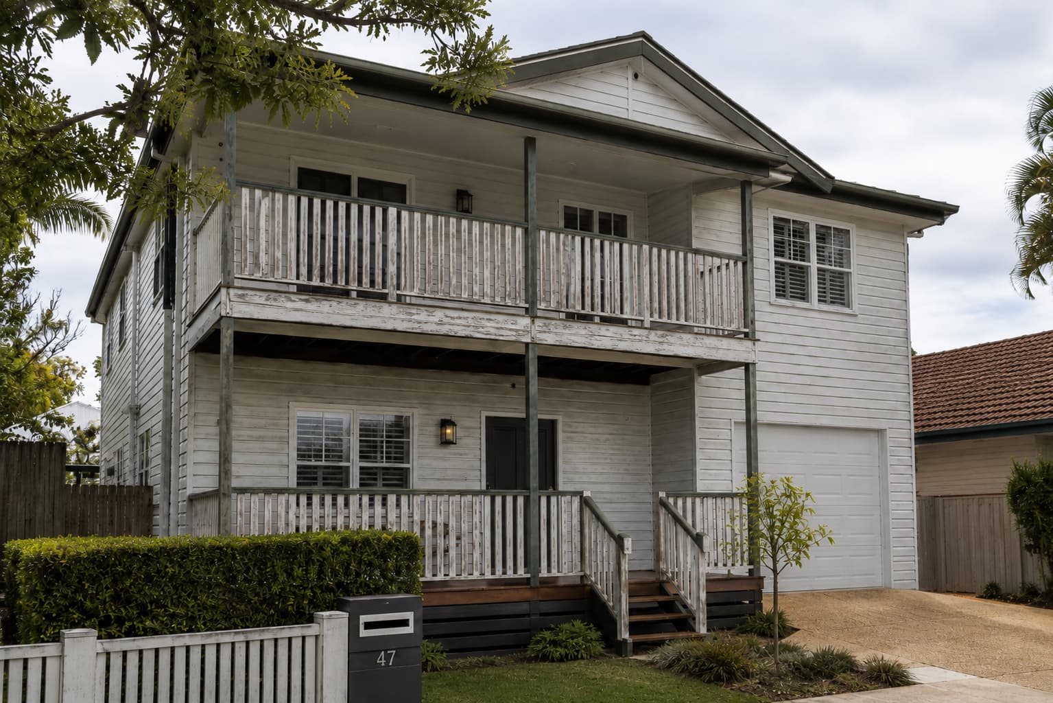 Two-Storey Queenslander Repaint before